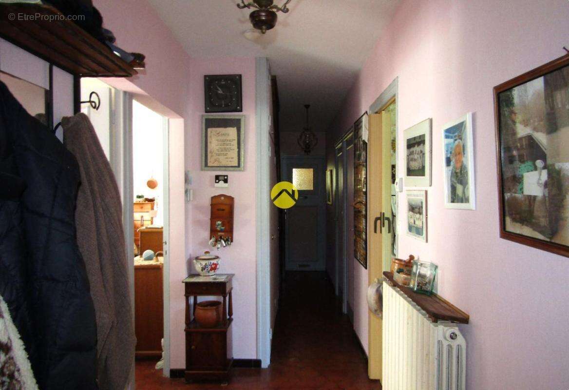 Proche tous commerces - photo 5