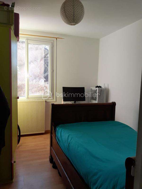  Maison 5 pièces – 134 m²  Terrain 2400M² Garage et Pisicine – Xambes- 9KM de MANSLES - photo 4
