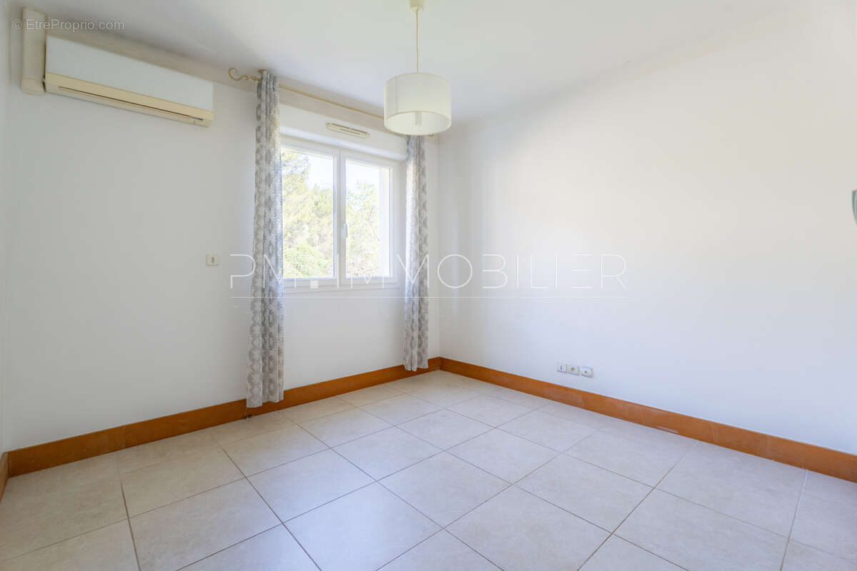 Appartement à MARSEILLE-12E