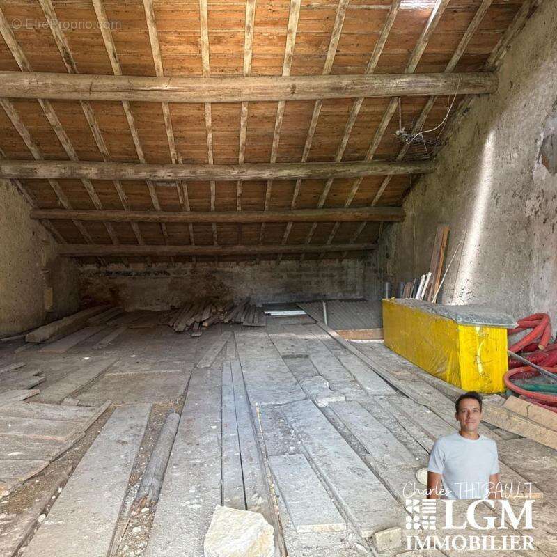 Maison ancienne avec grange attenante à rénover – Fort potentiel d’aménagement - photo 7