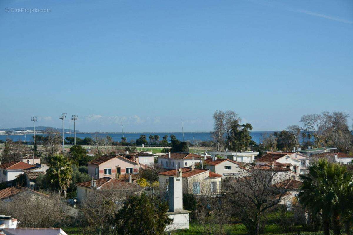 Maison à VILLENEUVE-LOUBET