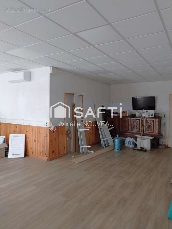 Photo 4 - Commerce à AIGUEPERSE