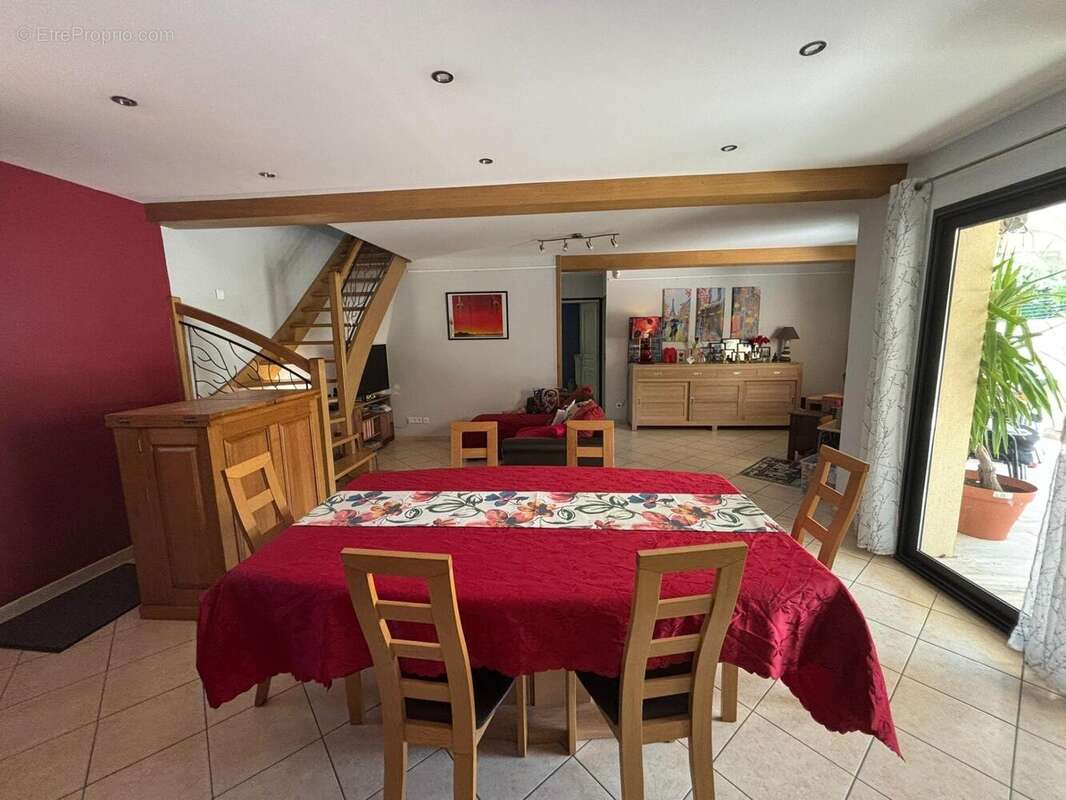 Maison 157 m² à Le Crozet  - photo 6