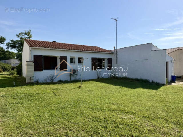 Saint-Hilaire-la-Forêt   Maison 3 pièces avec garage et dépendances - Terrain de 2218 m2 - photo 11