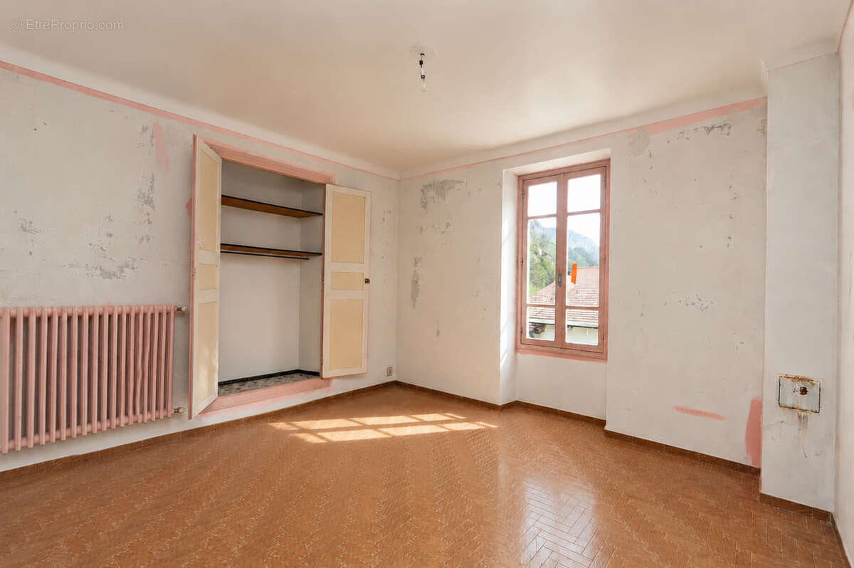Appartement à TENDE