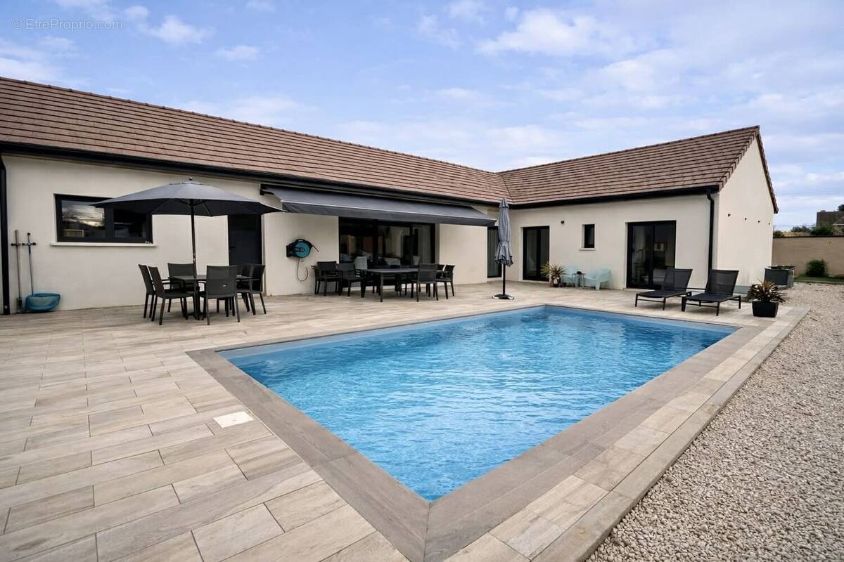 Maison à VIREY-LE-GRAND