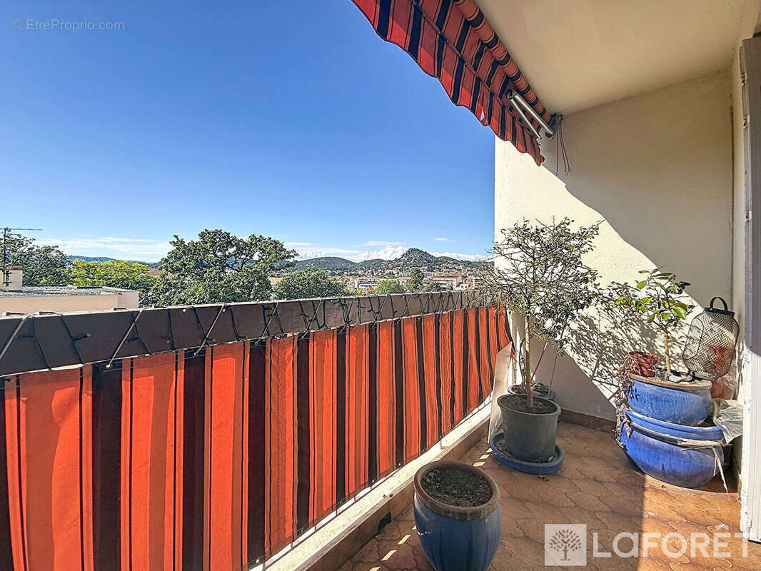 Appartement à HYERES