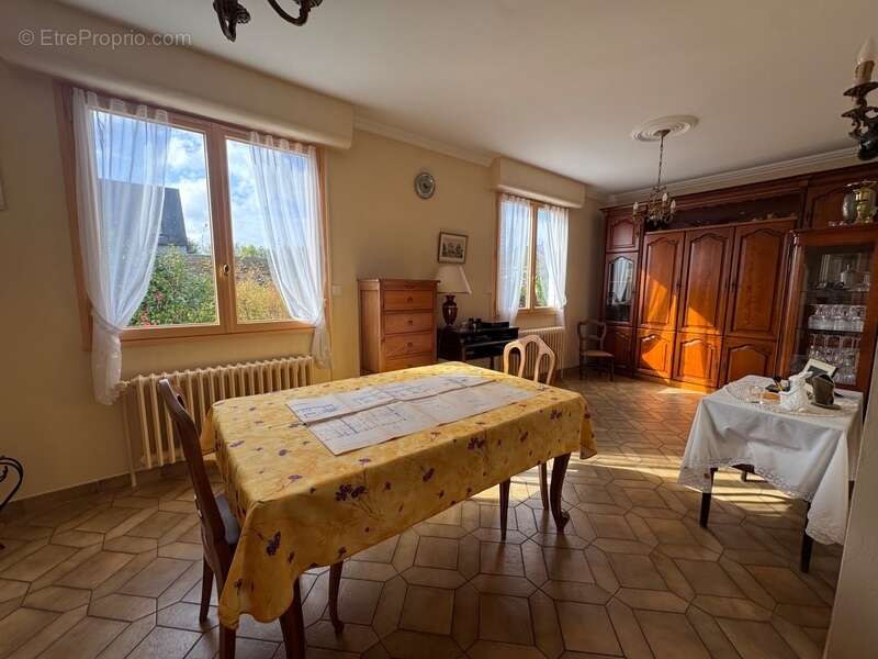 Maison à SAINT-CYR-SUR-LOIRE