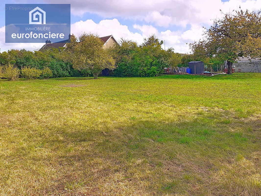 Terrain à AIX-EN-OTHE