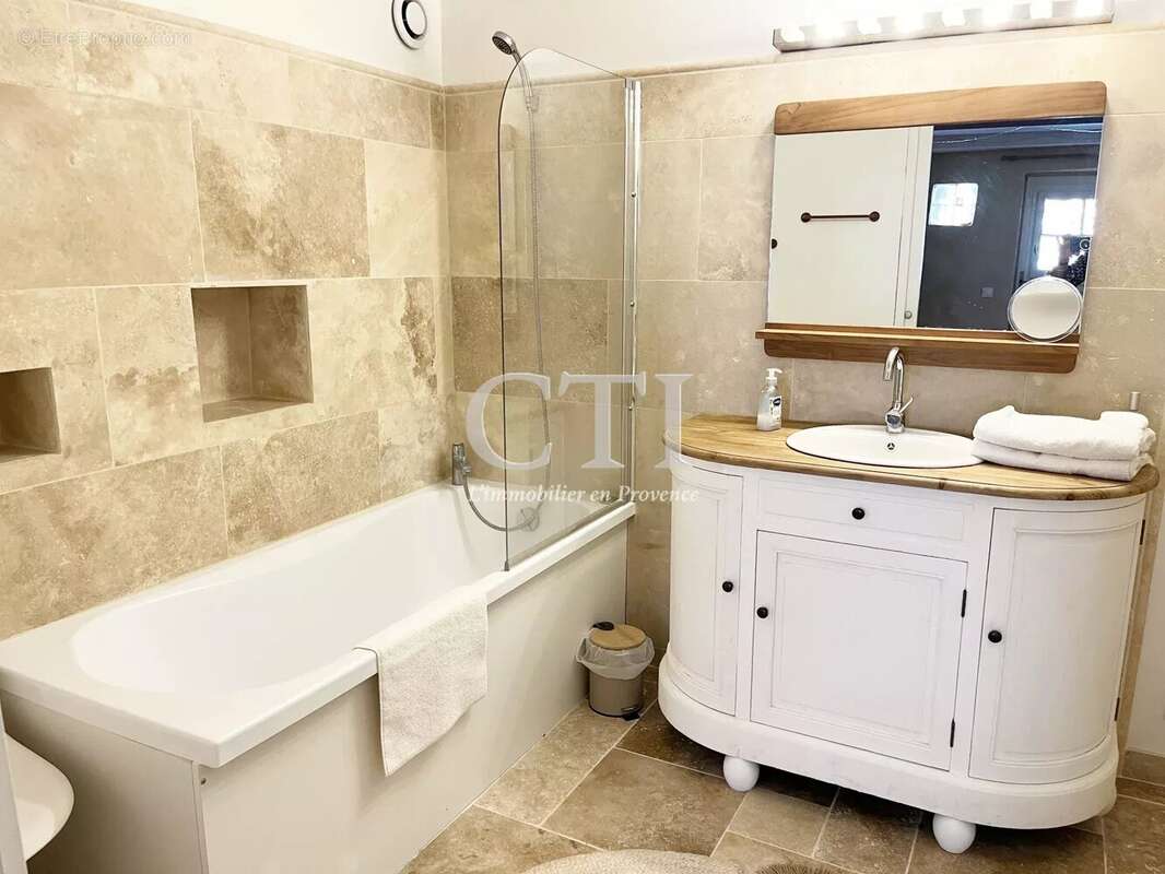Appartement à MALAUCENE