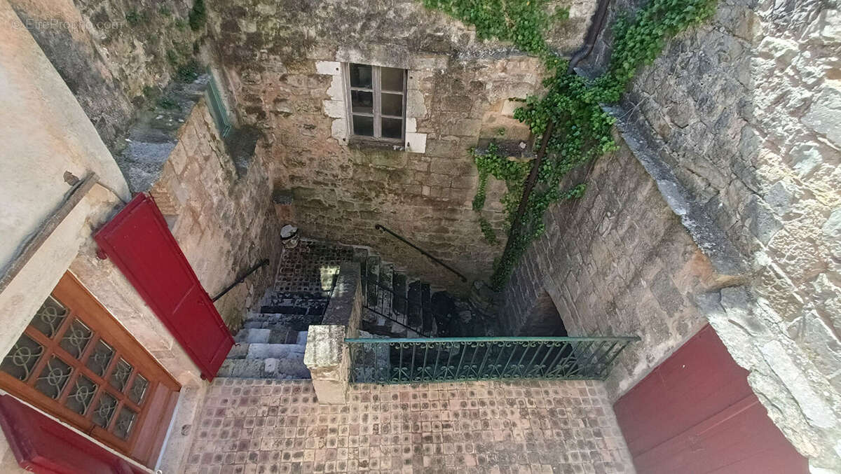 Maison à SAINTE-EULALIE-DE-CERNON