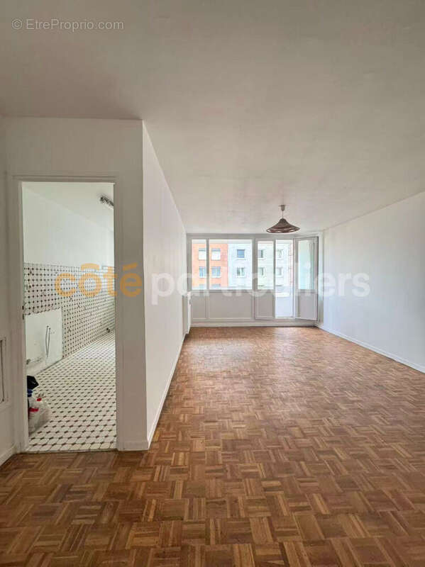 Appartement à AUBERVILLIERS