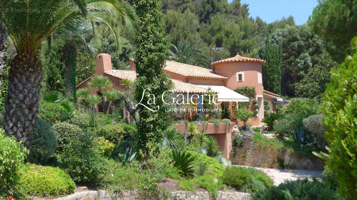 Maison à CARQUEIRANNE