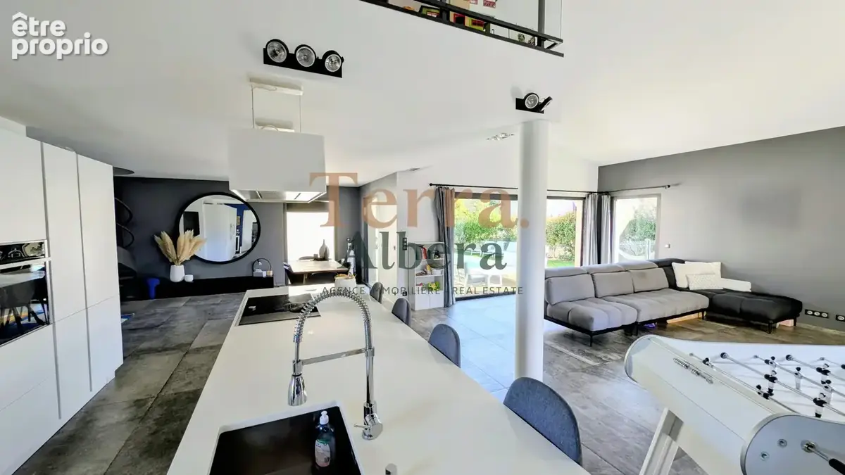 SAINT-GENIS-DES-FONTAINES - Grande villa contemporaine sans aucuns travaux - photo 10