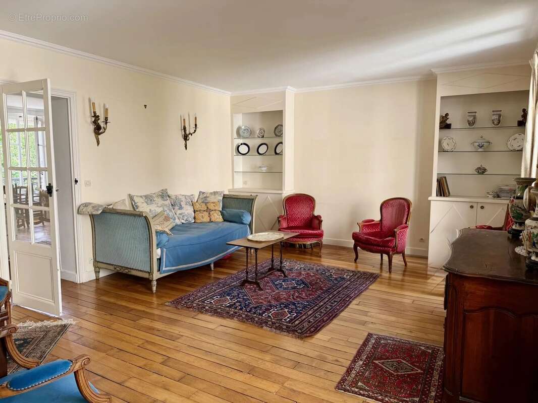 Appartement à PARIS-14E