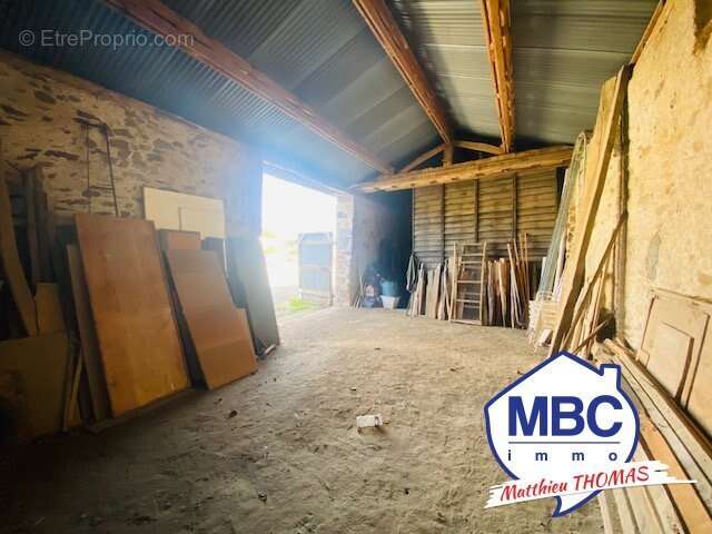 Maison à MONTREVAULT