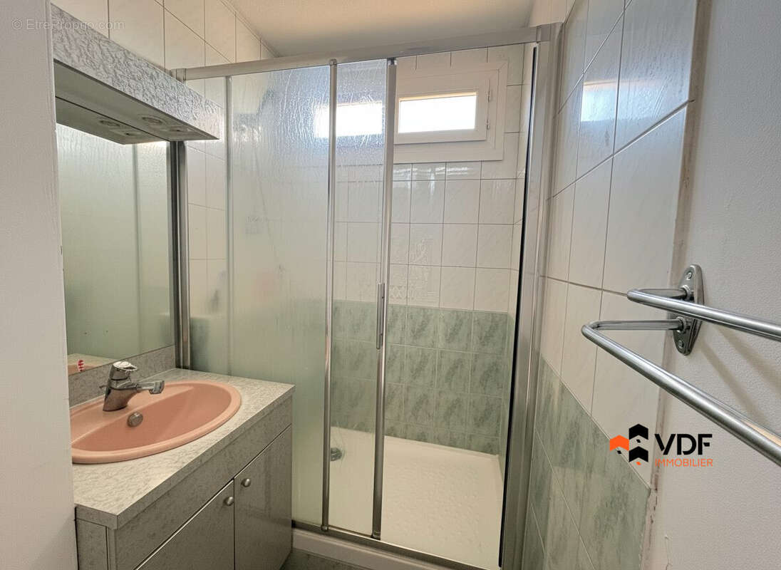 Appartement 67 m² à Riorges  - photo 7