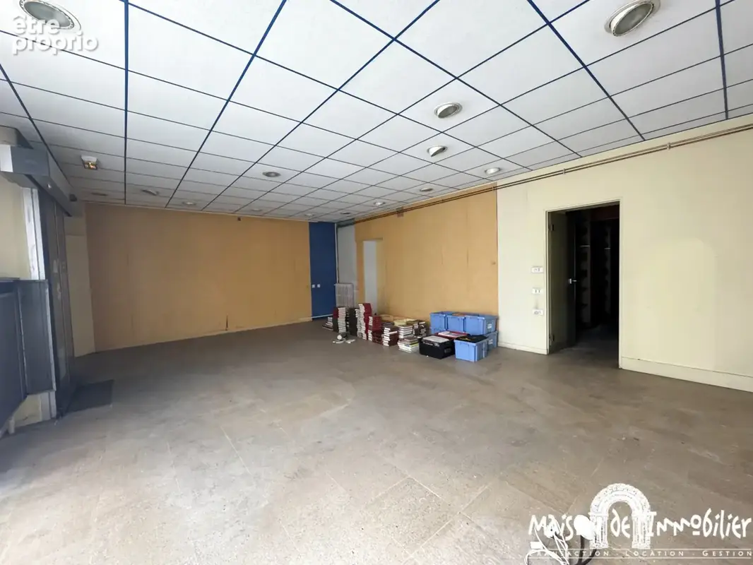 A vendre à COGNAC - Immeuble locatif à réhabiliter - 680m2 - photo 2
