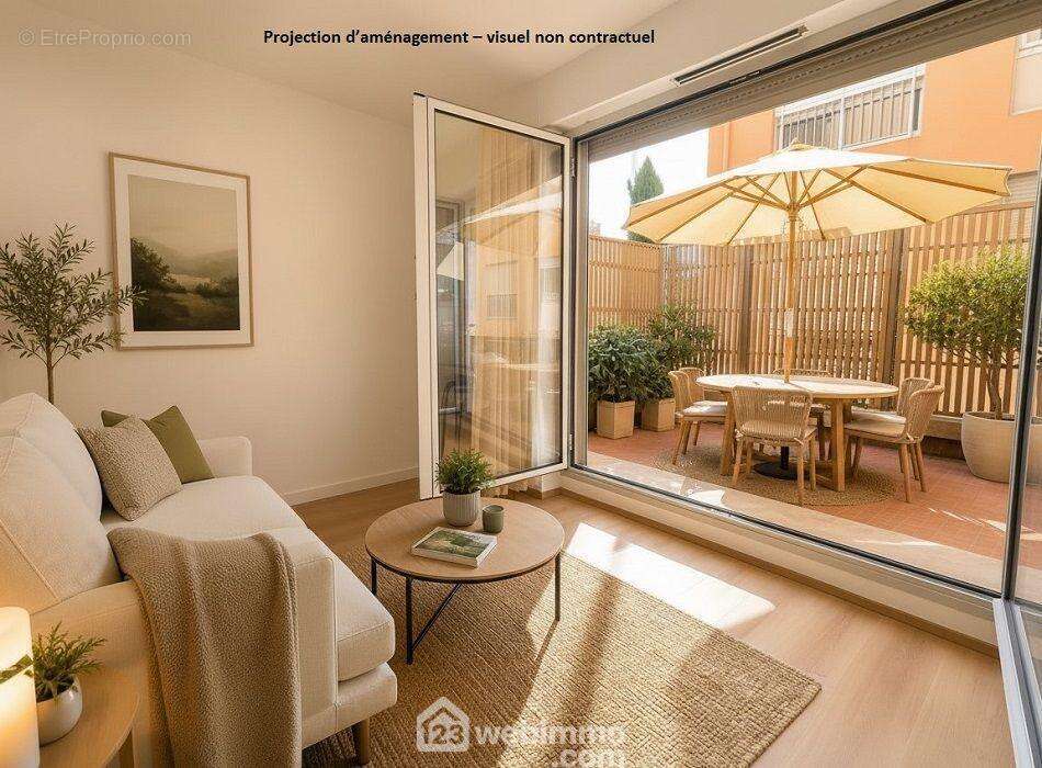 Projetez-vous dans un espace de vie chaleureux prolongé naturellement par la terrasse. - Appartement à SAINTE-MAXIME