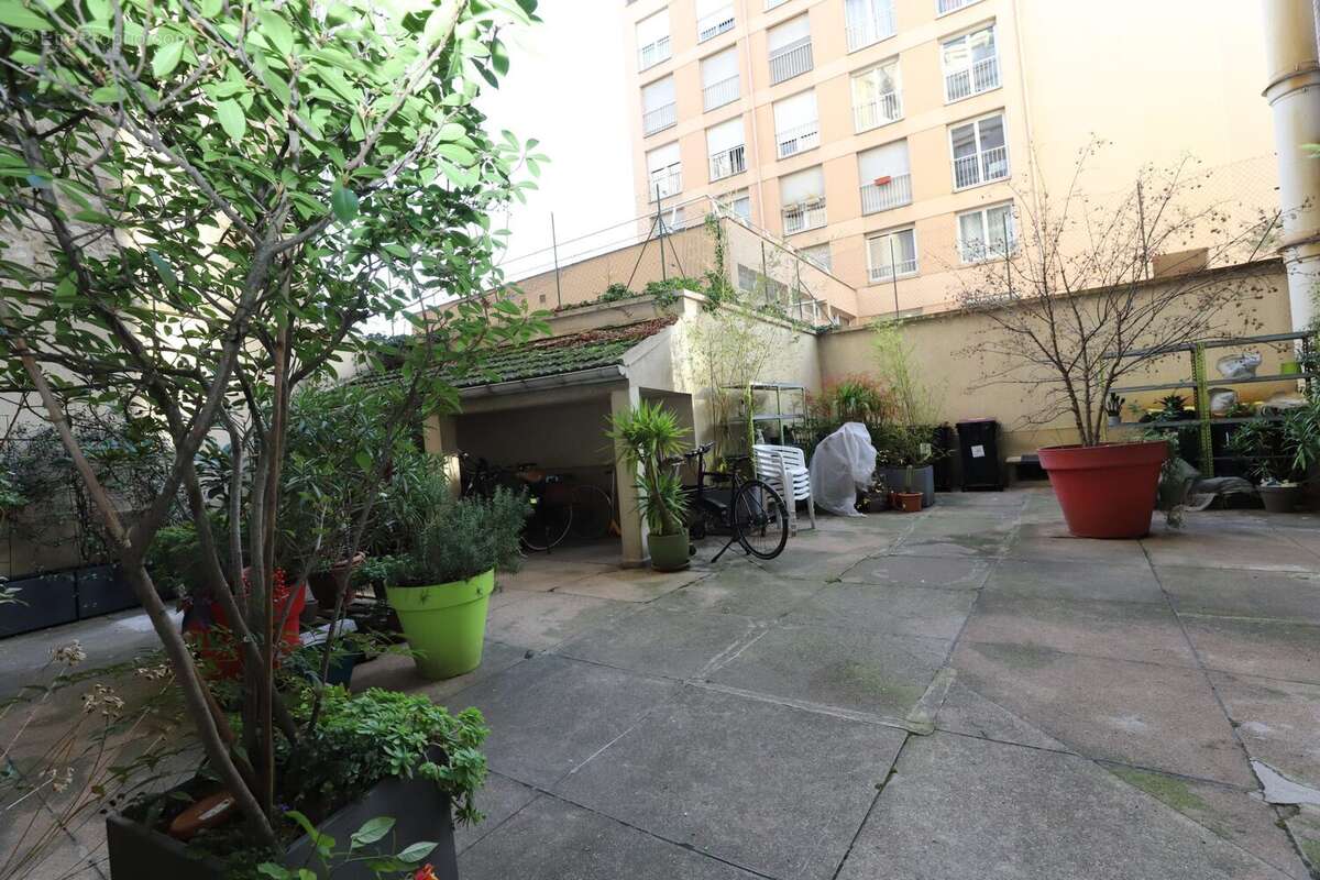 Appartement à LES LILAS