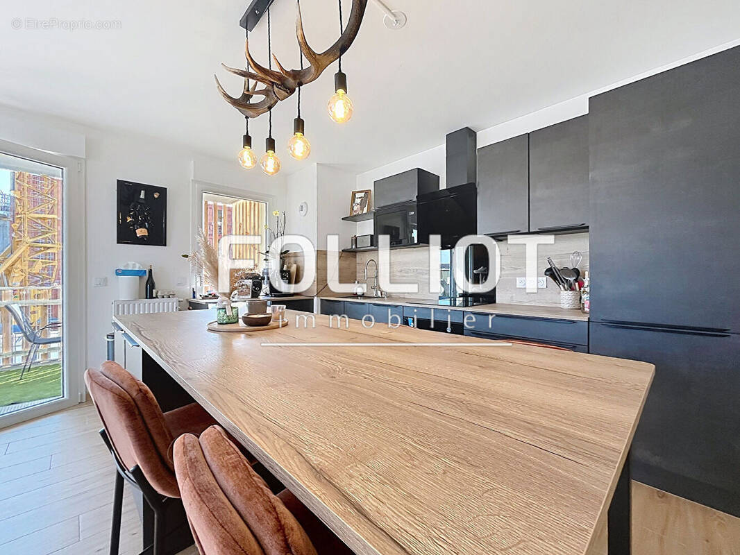 Appartement à DONVILLE-LES-BAINS