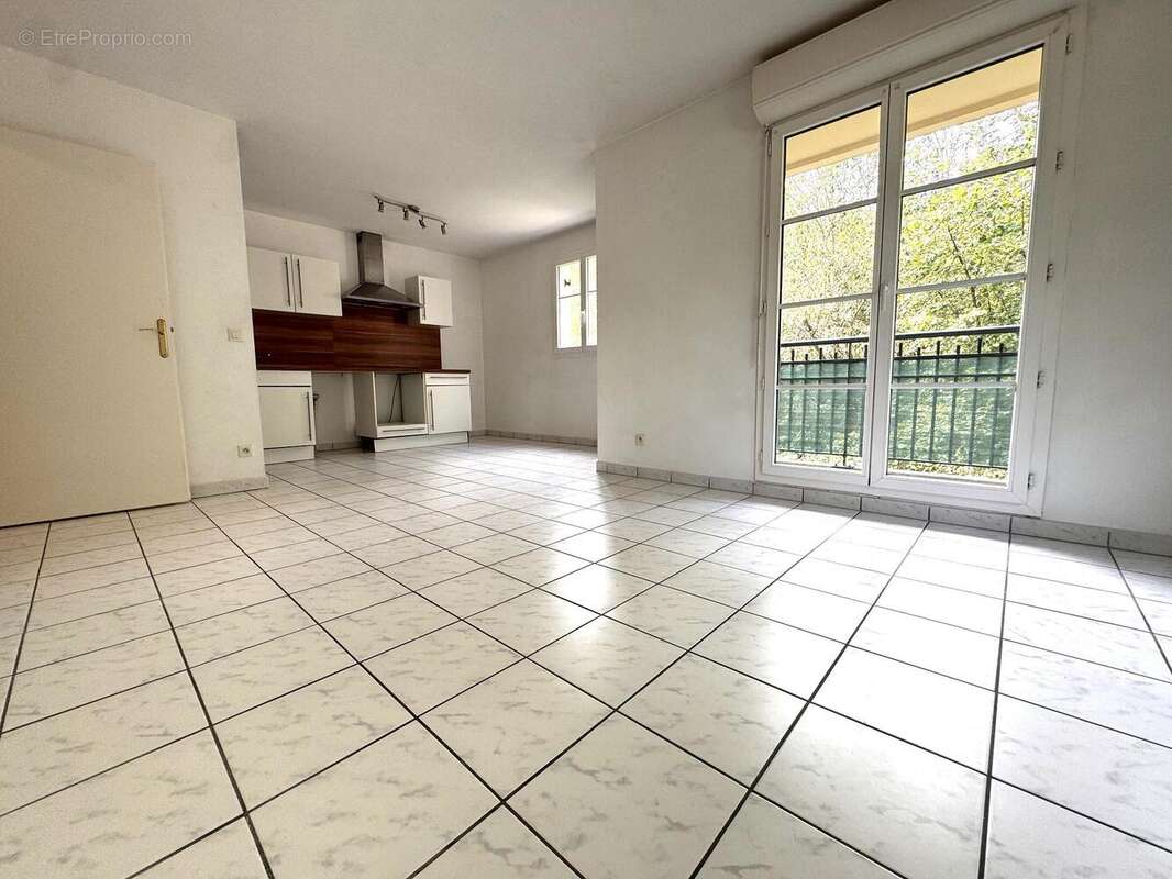 Appartement 59 m² à Fontenay-Le-Fleury  - photo 5