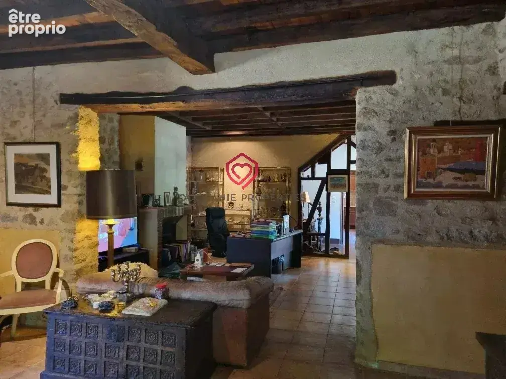 Grande maison avec gîte séparé sur 1,7 ha de terrain - photo 7