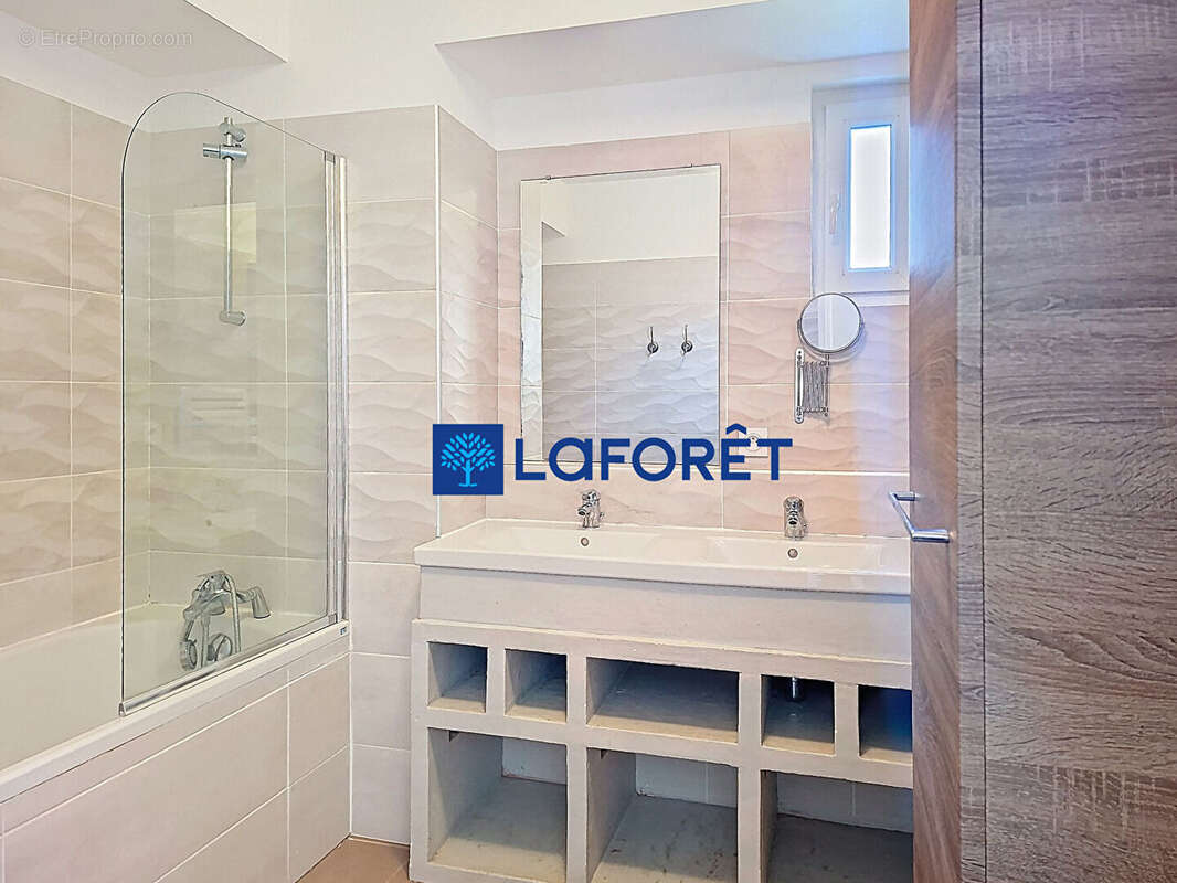 Appartement à LA VALETTE-DU-VAR