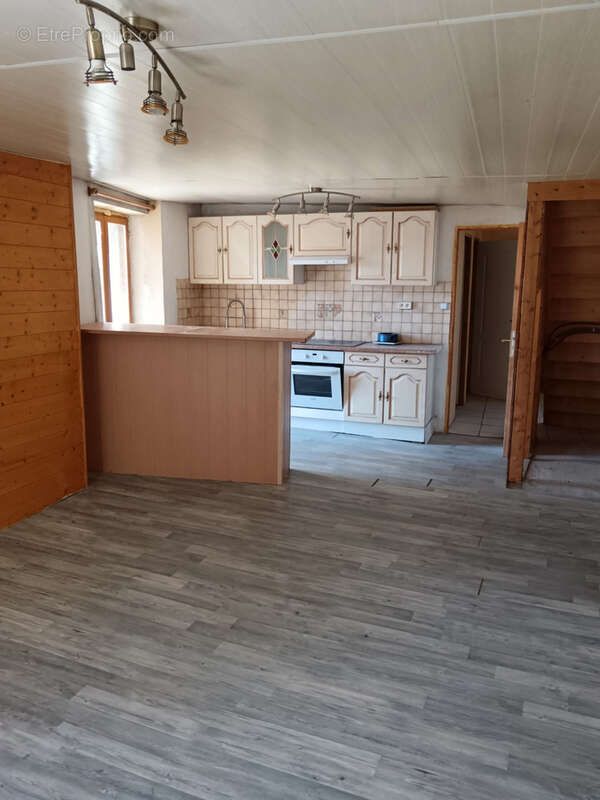 Maison 92 m² à Parent  - photo 6
