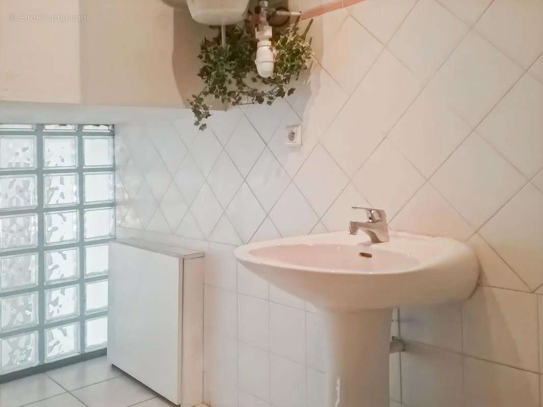 Appartement à VILLENEUVE-LES-AVIGNON