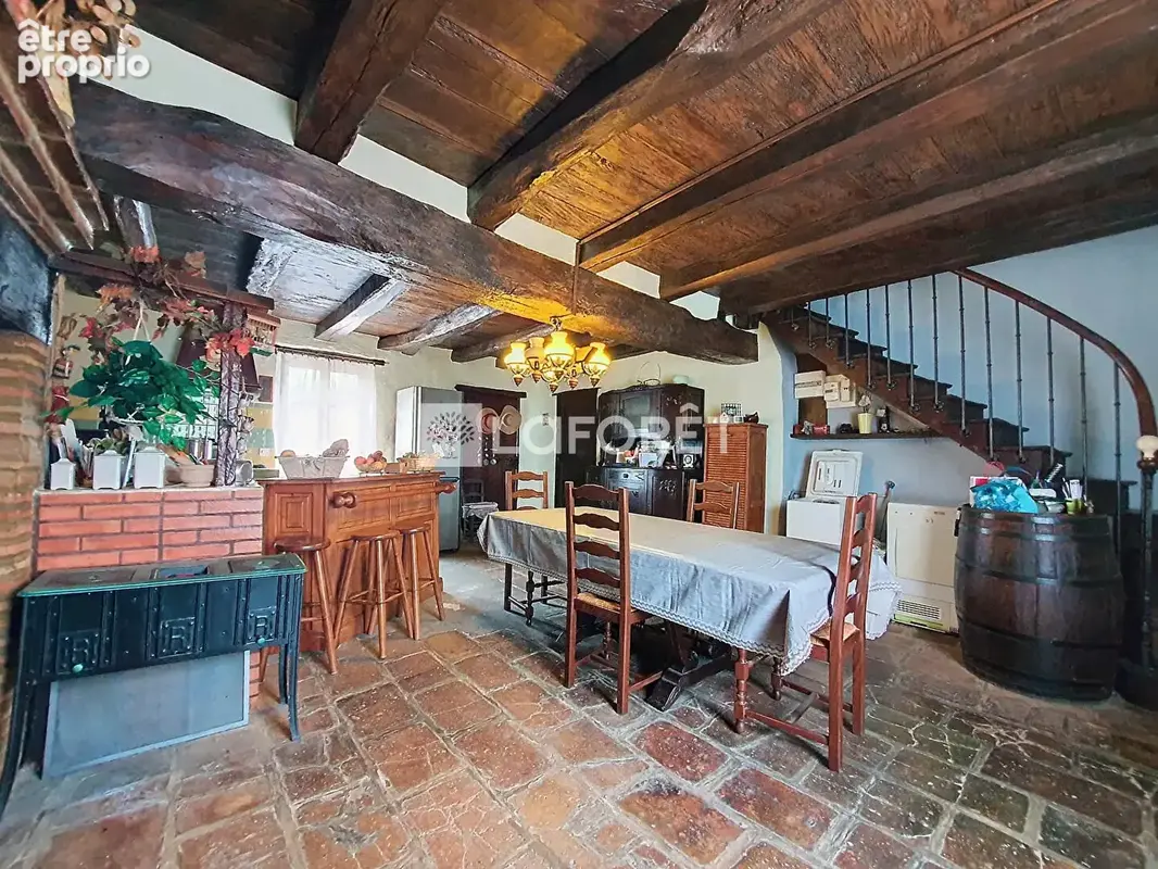 Maison de caractère de 171 m² avec patio et jardin ! - photo 9