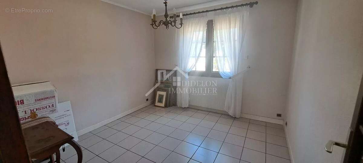 Pavillon de plain pied - 99m² hab + 2 garage - 1154m² de terrain - photo 10