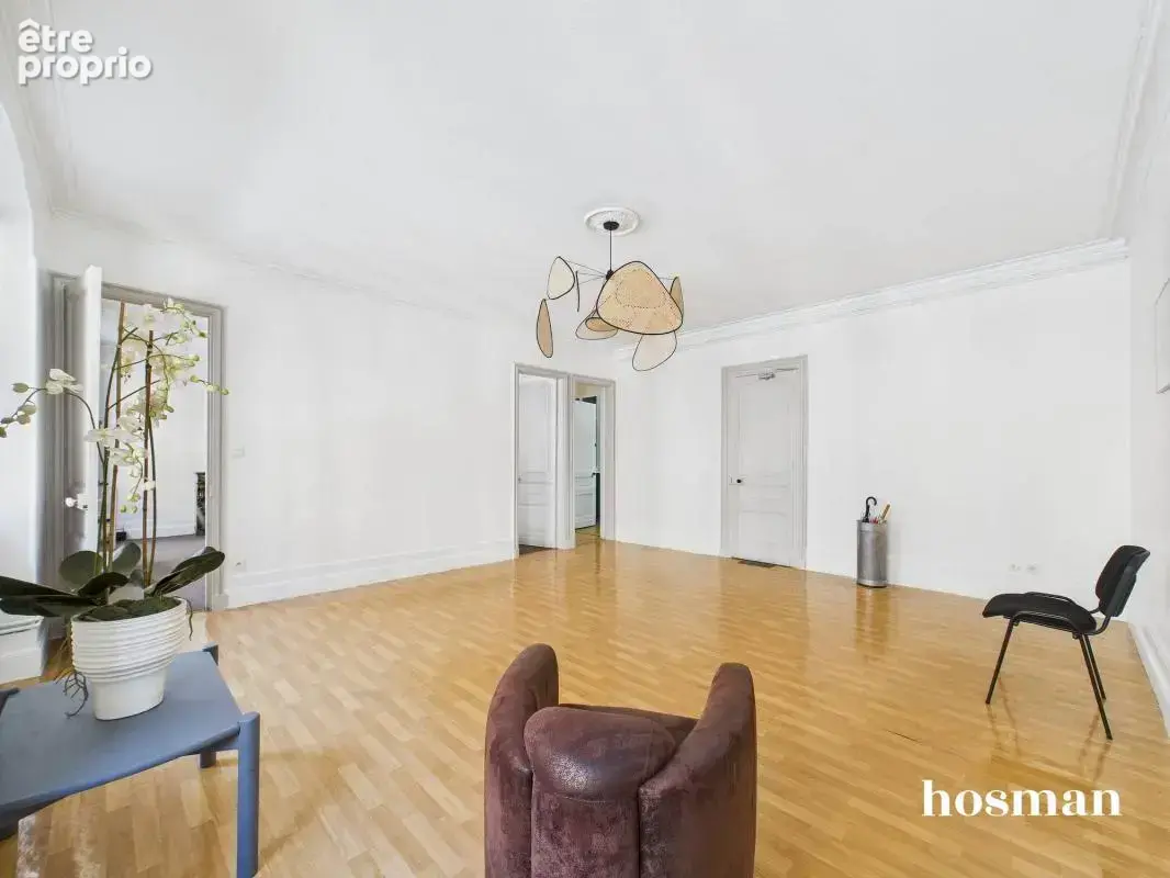 Local professionnel lumineux de 120 m² - Pouvant être transformé en appartement - Cours d'Alsace-et-Lorraine, Bordeaux - - photo 6