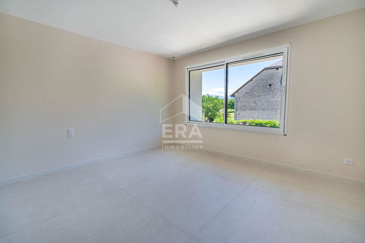 Appartement 70m² à mésigny - photo 9