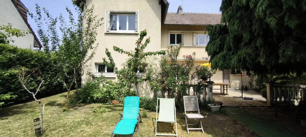 Maison à LE BLANC-MESNIL