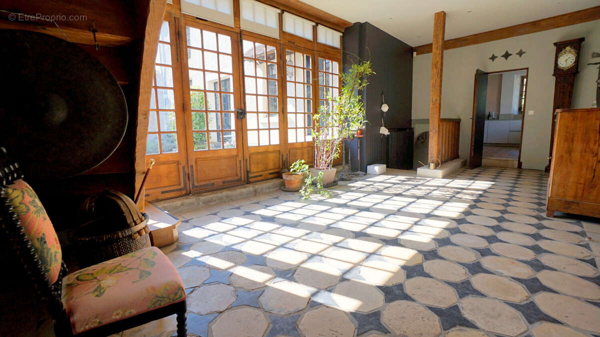 Maison à MEZIERES-SUR-SEINE