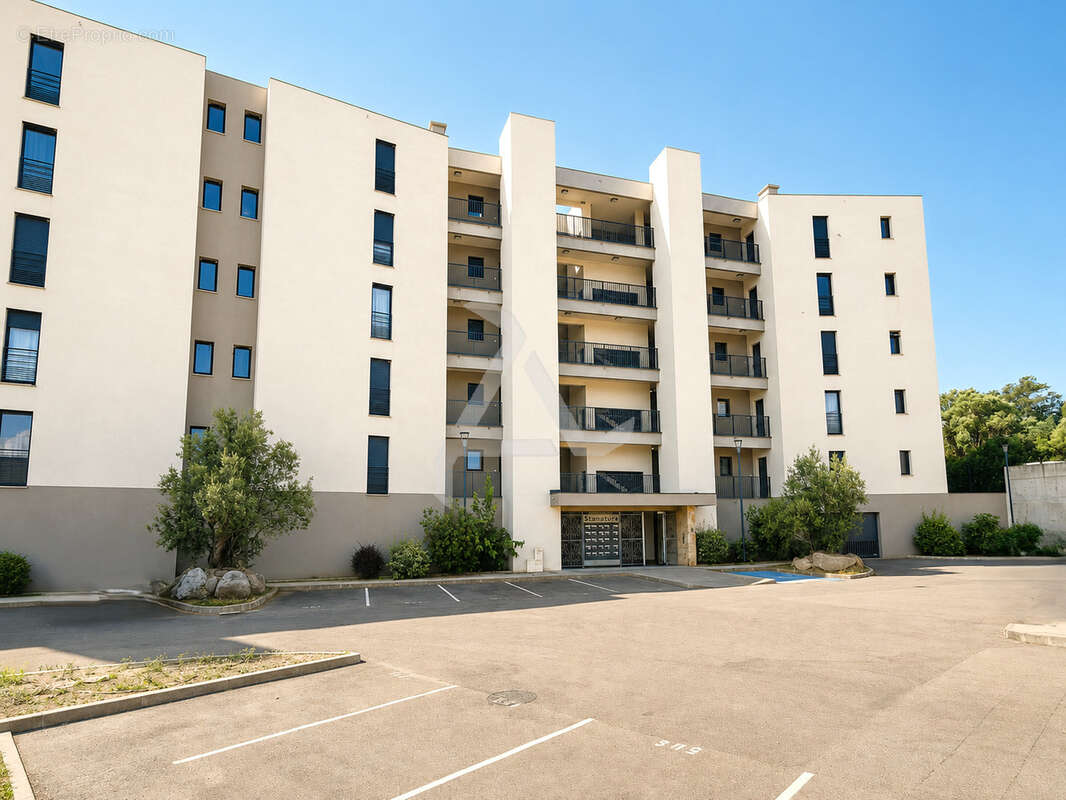 Proche du port et des commerces dans résidence moderne et sécurisée - photo 19