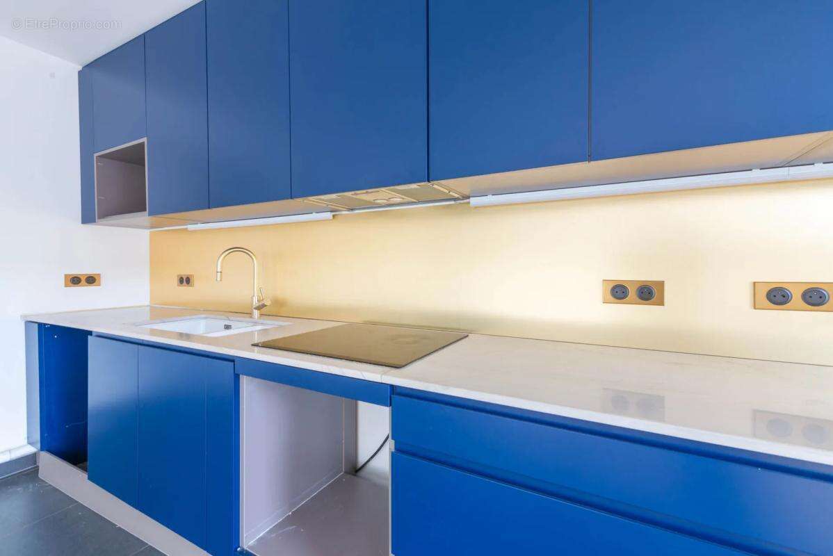 Appartement à COURBEVOIE