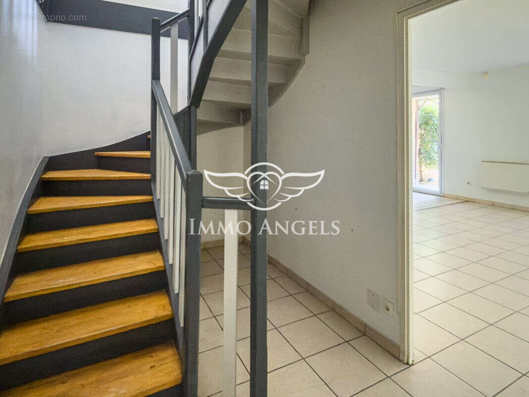 Maison 86 m² à Morieres-Les-Avignon  - photo 6