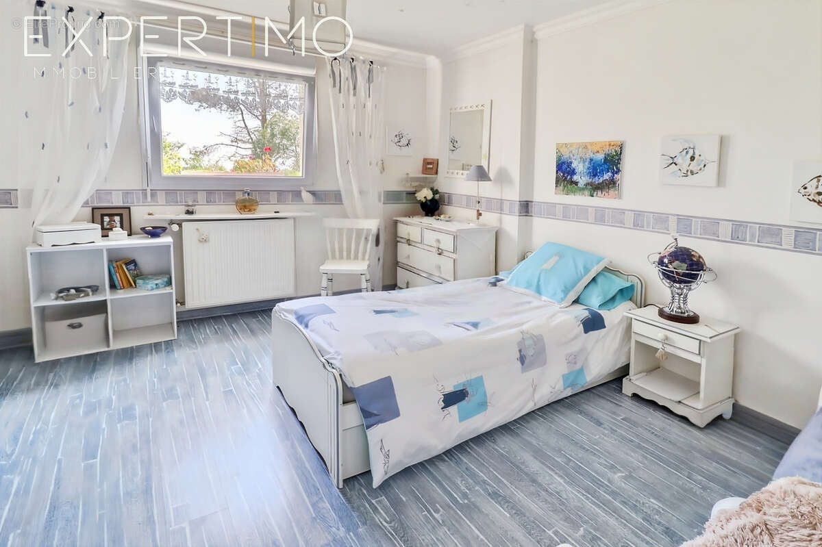 Propriété de caractère  vue mer de l'etage - quartier calme - photo 17