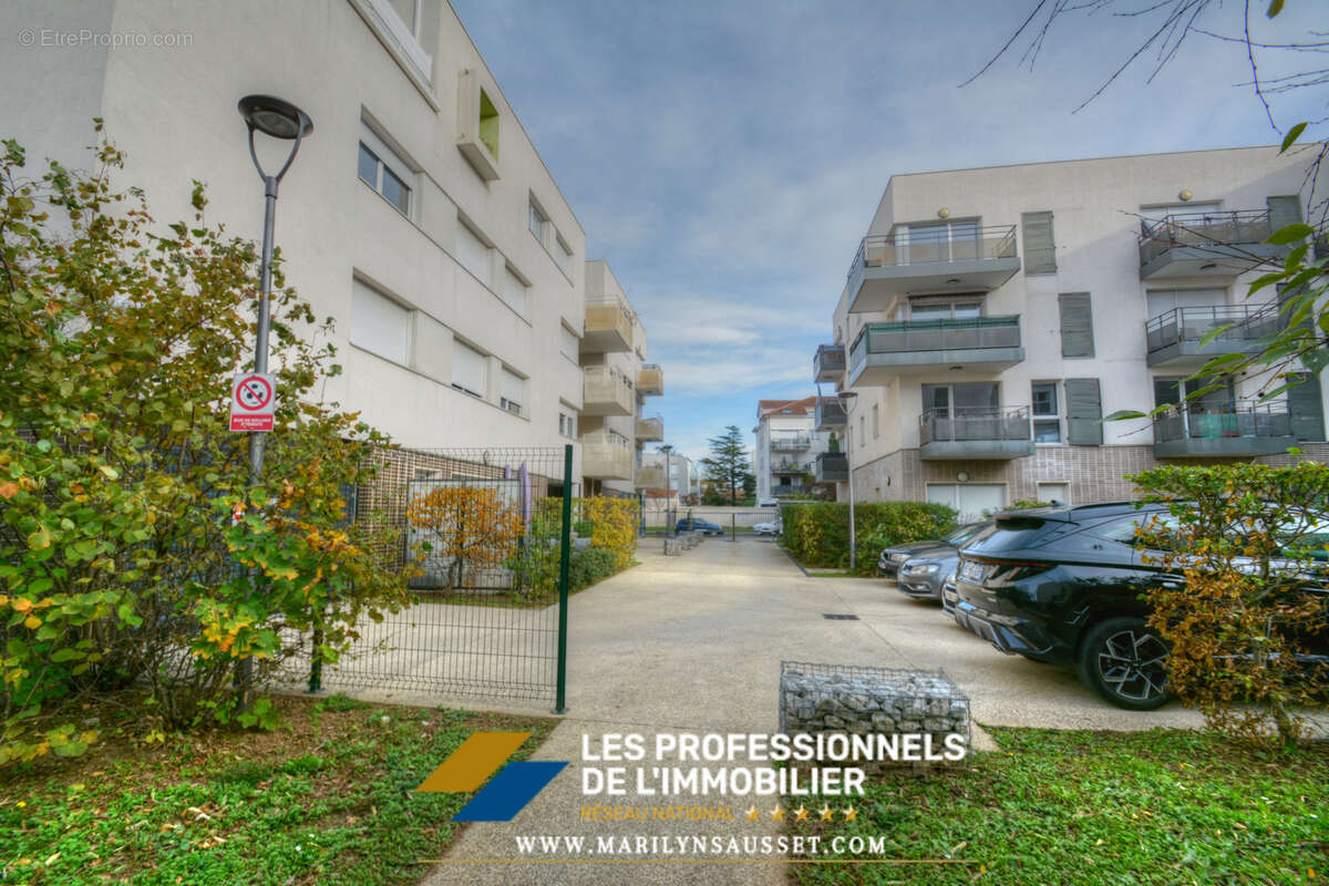 Appartement à MEYZIEU