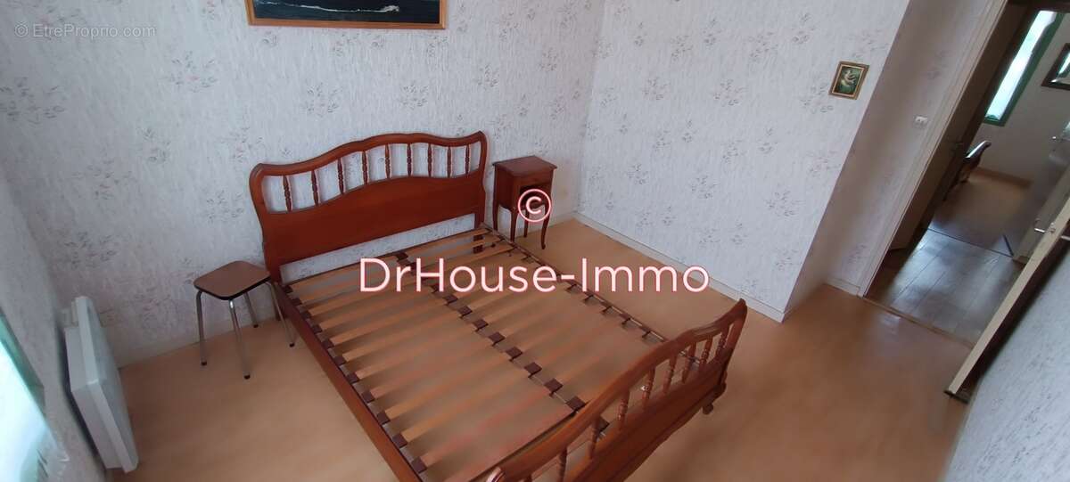 Maison à LA CHAIZE-LE-VICOMTE