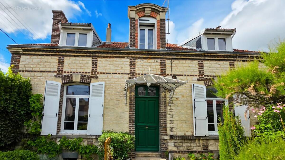 Maison à SAINTE-SAVINE