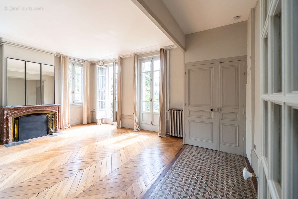 Maison à CALUIRE-ET-CUIRE