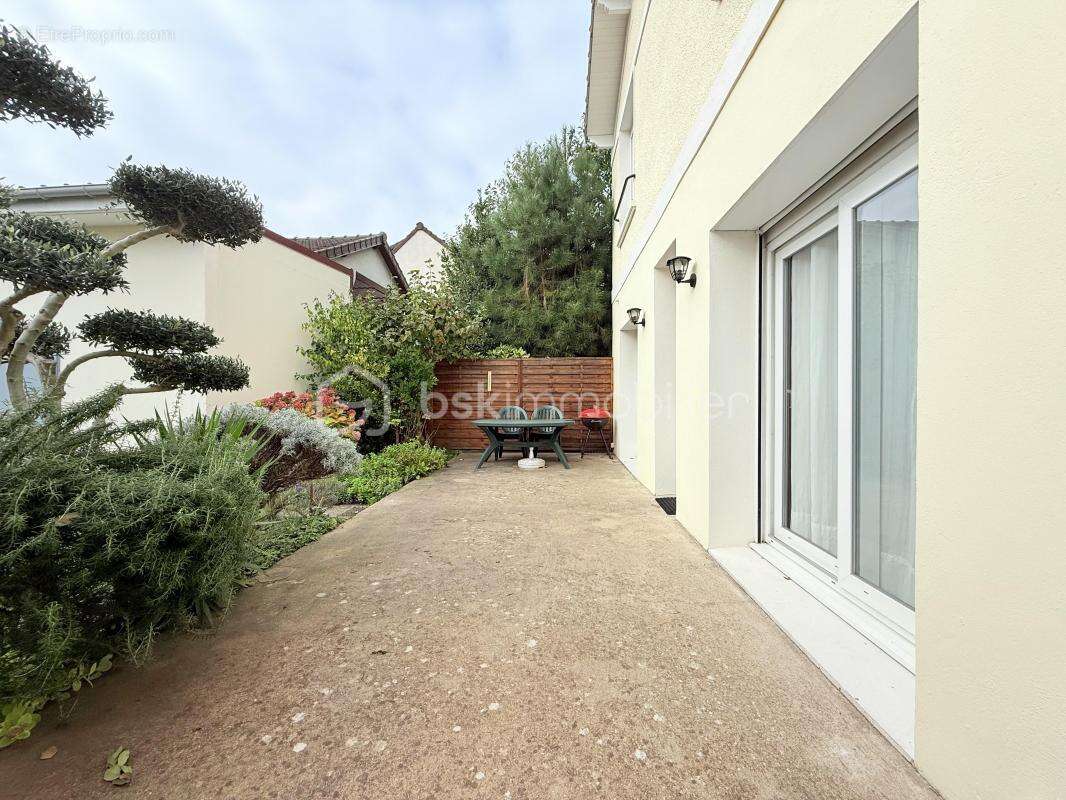 Maison non mitoyenne  106m²  6 pièces édifiée sur une parcelle de 270m² avec jardin et dépendances aux portes de paris - photo 28