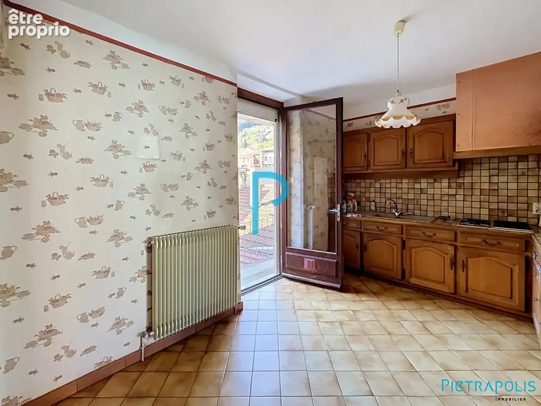 Appartement 7 pièces 97 m² à vendre à Tarare (69170) - photo 2