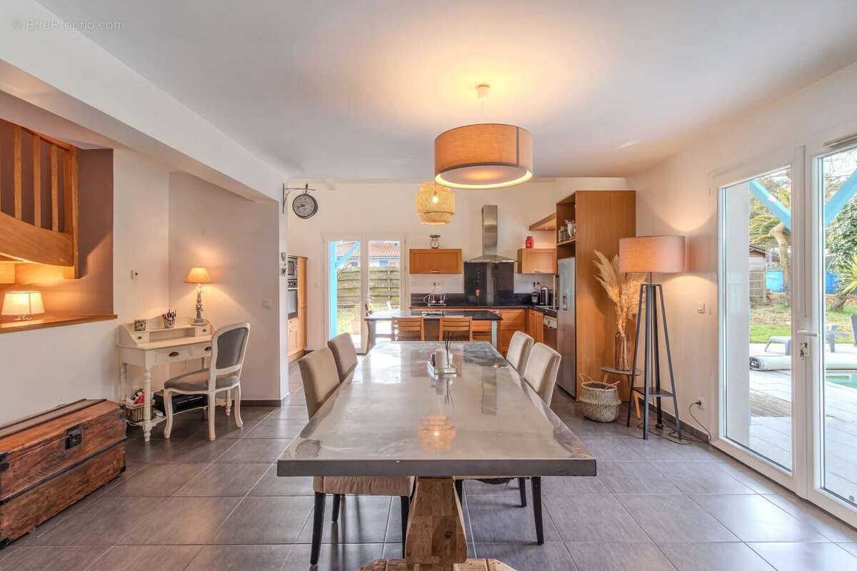 Maison 156 m² à Boucau  - photo 5