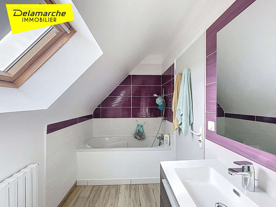 Maison à SAINT-HILAIRE-DU-HARCOUET