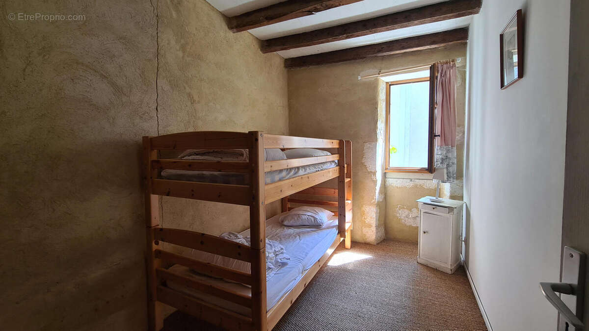 Jolie maison de village. 4 chambres, jardin clos, piscine. Proche Aubeterre. - photo 18