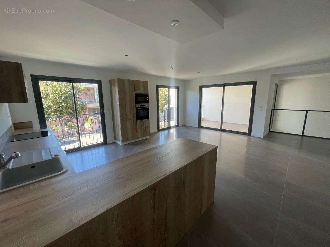 Appartement à SANARY-SUR-MER